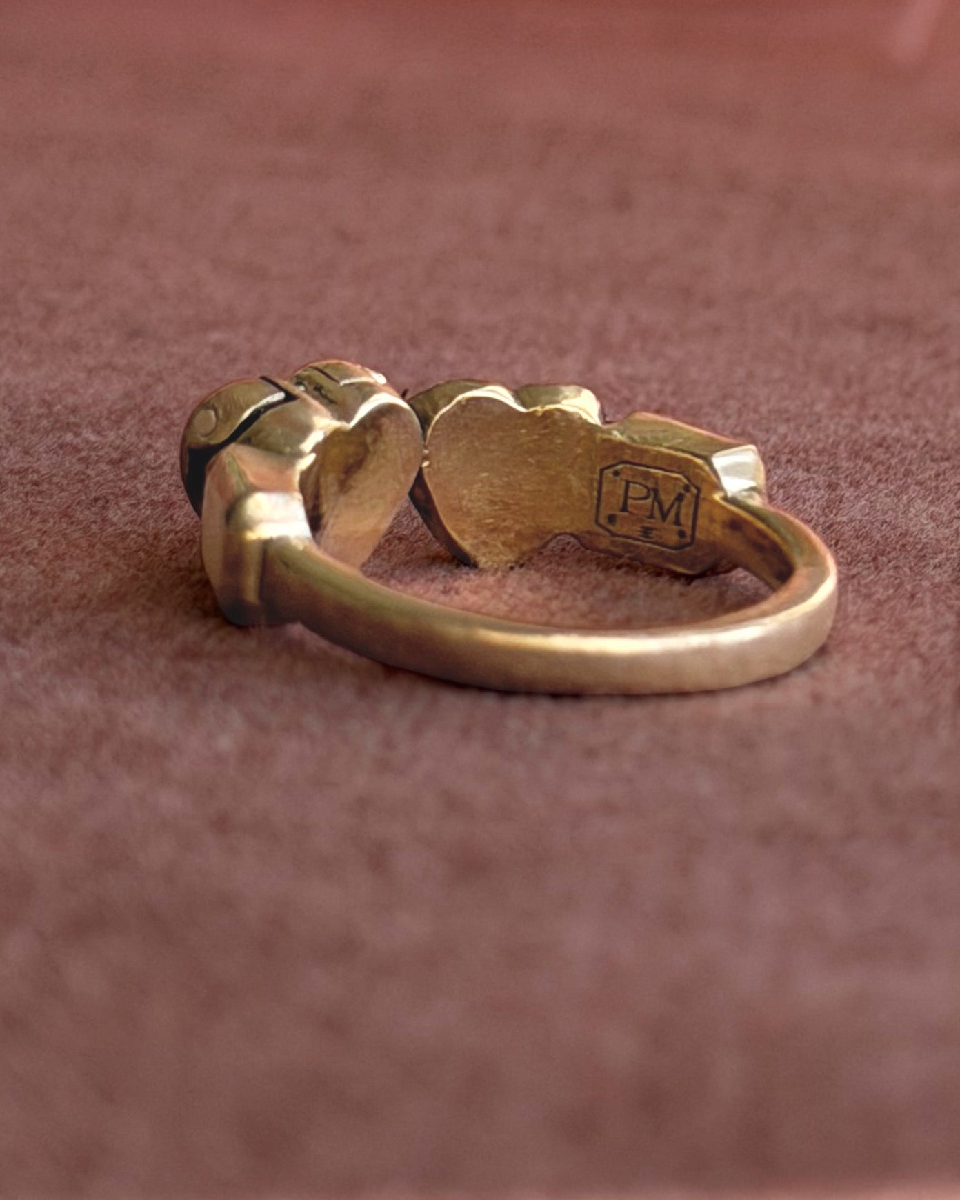 Signet locket ring