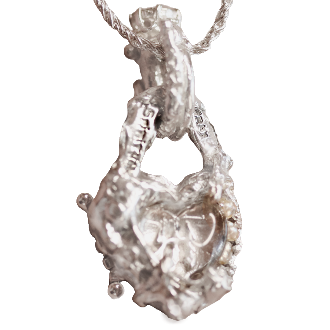 Fossil locket lace
