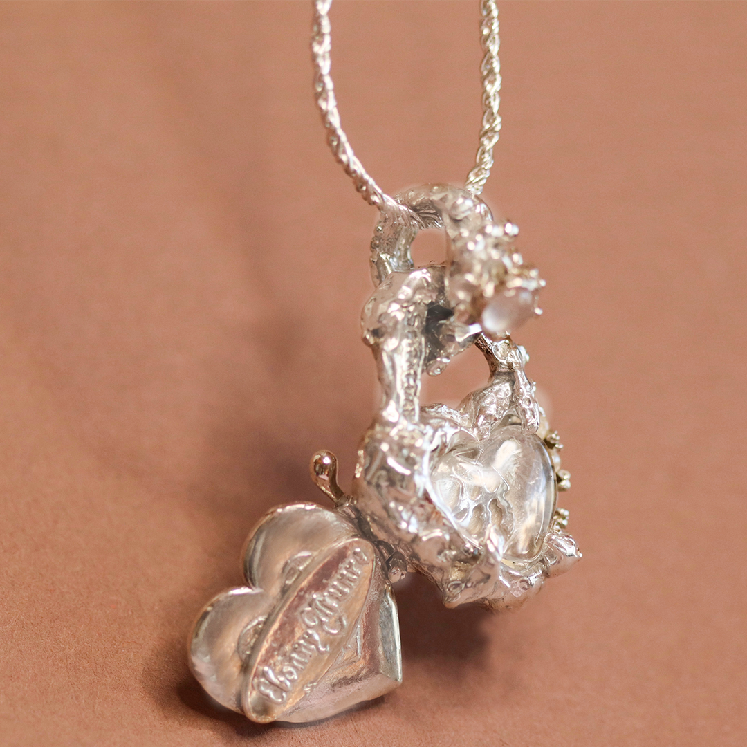 Fossil locket lace