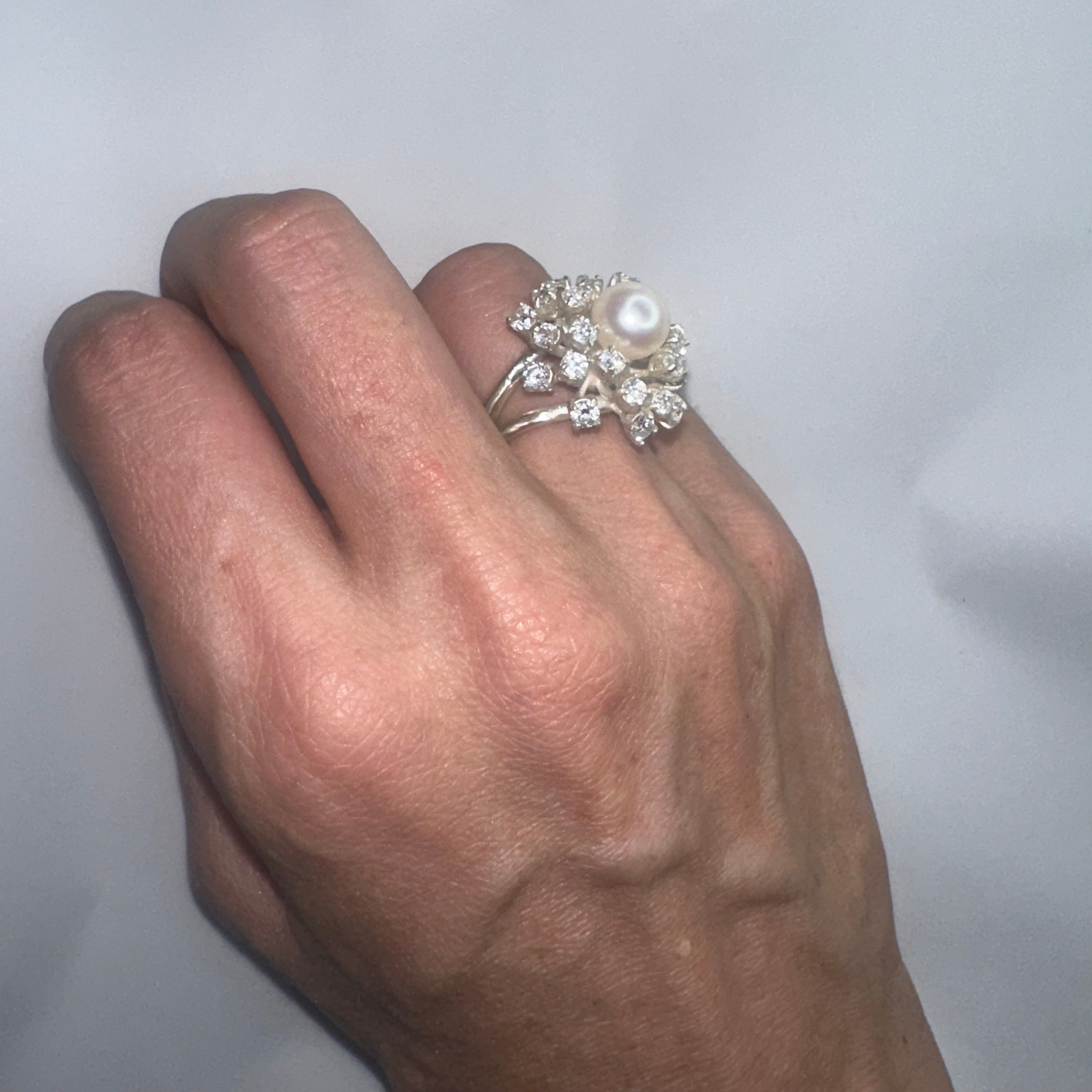Pom Pom Ring