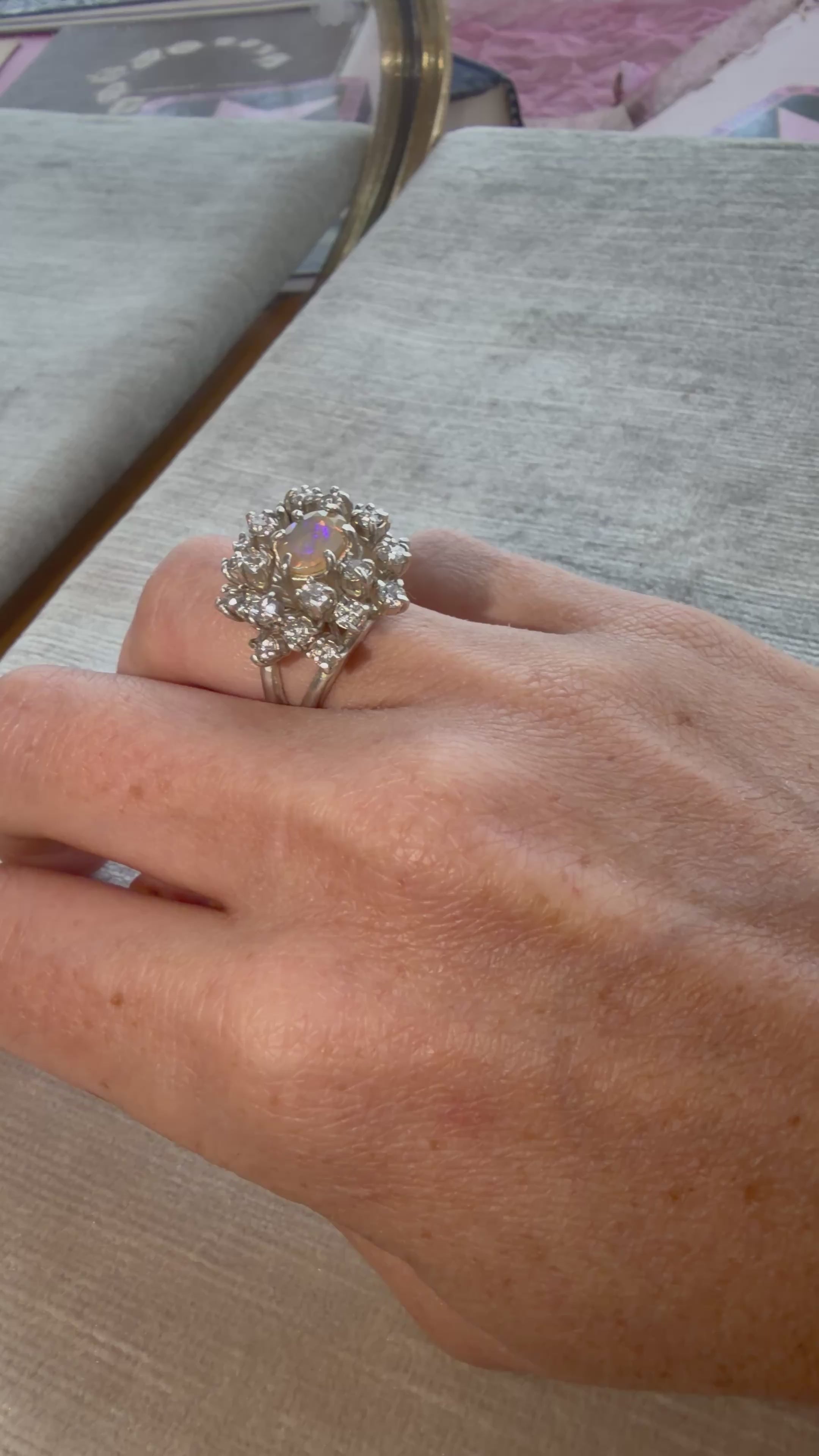 Pom Pom Ring